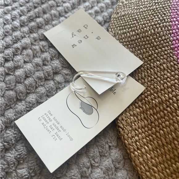 A New Day Women's Floppy Sun Beach Hat Tan S/M 55-57 cm - Picture 2 of 5